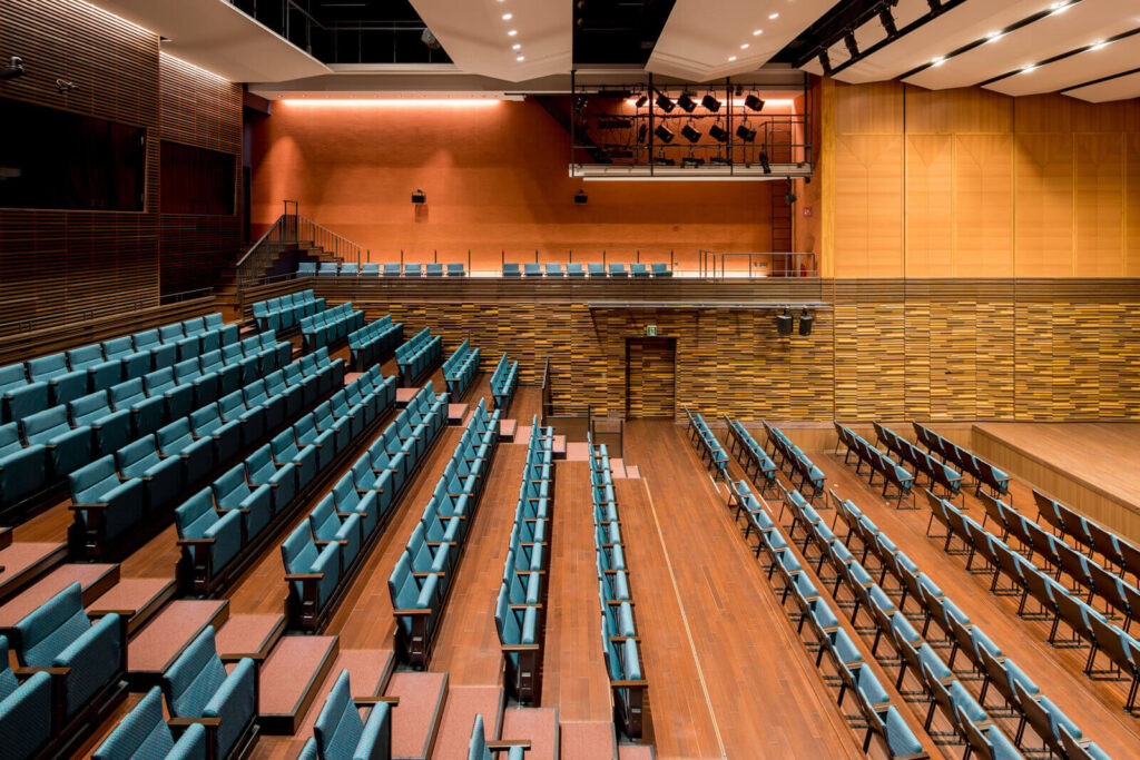 Centro de arte y cultura Higashi Hiroshima Kurara_05