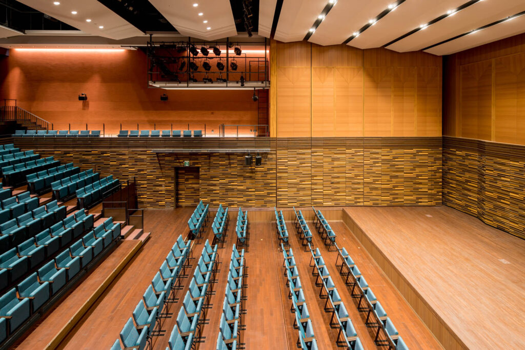 Centro de arte y cultura Higashi Hiroshima Kurara_06