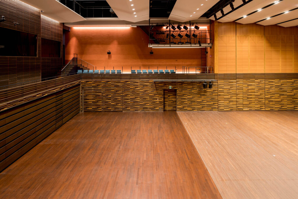 Centro de arte y cultura Higashi Hiroshima Kurara_08