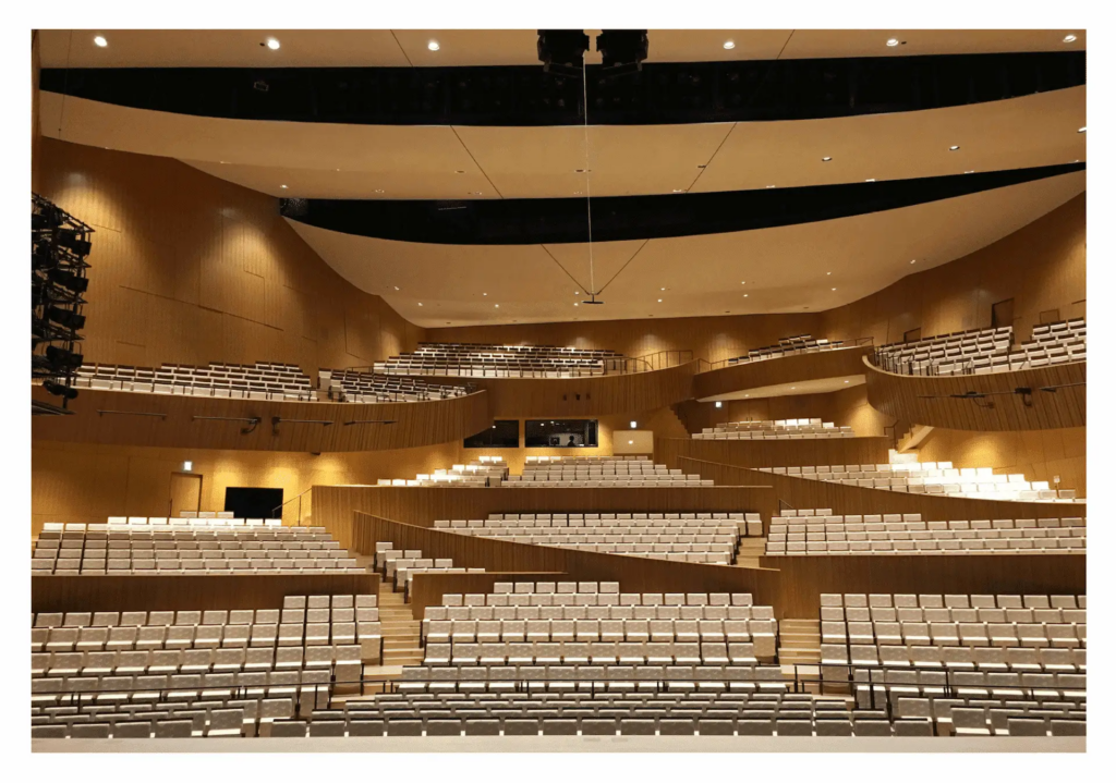 Cultural hall seating Quinette - Shogin Tact Tsuruoka
