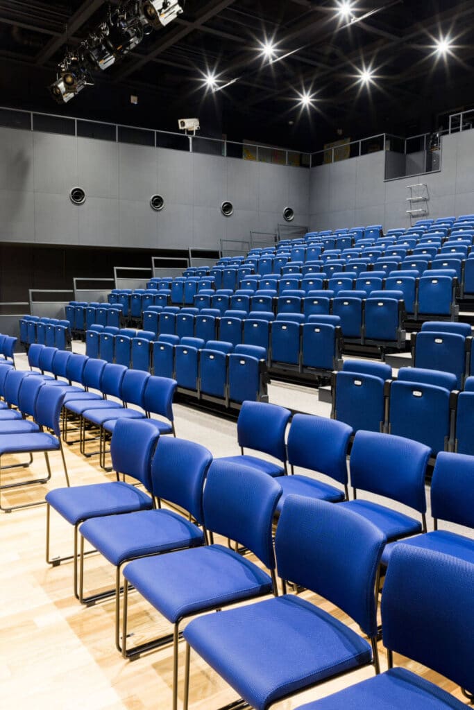 Teatro Mirai, escuela Futaba_06